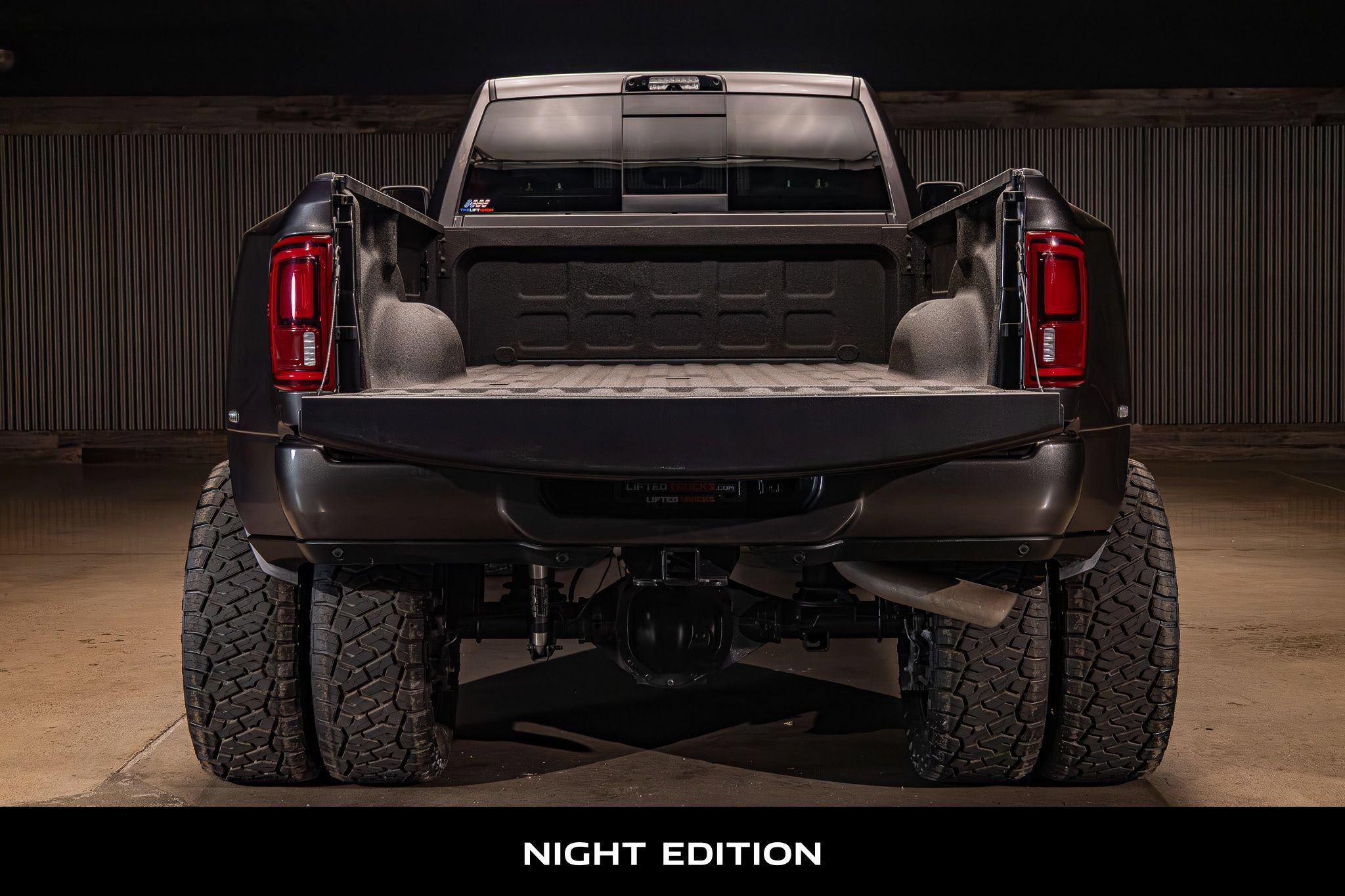 Used 2025 RAM 3500 Laramie AWD/4WD image 9