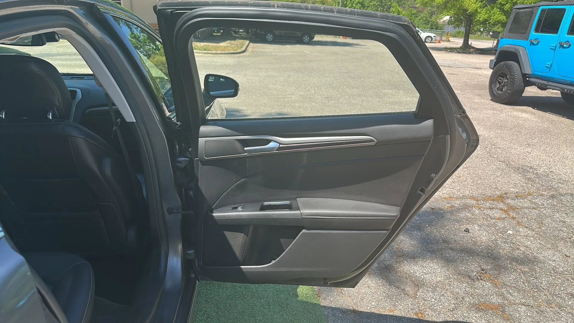 Used 2013 Ford Fusion SE FWD image 21