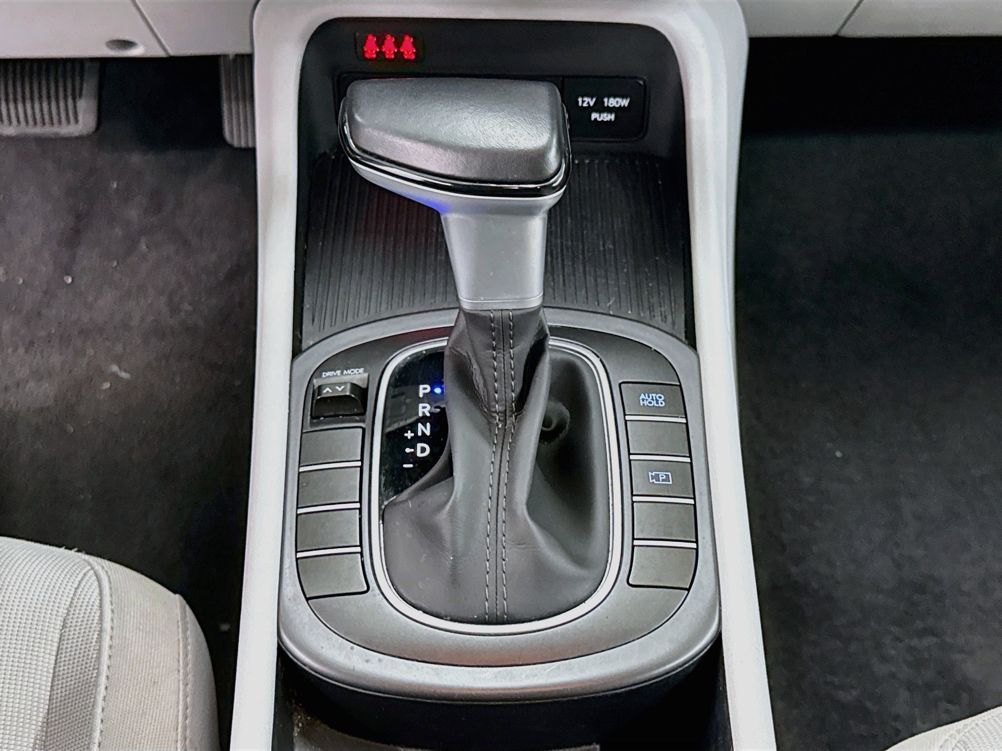 Used 2025 Hyundai Kona SEL FWD image 24