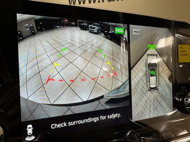 Used 2024 Mitsubishi Outlander 4WD Plug-In Hybrid image 16