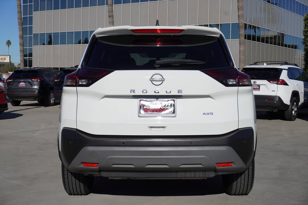 Used 2023 Nissan Rogue S image 6