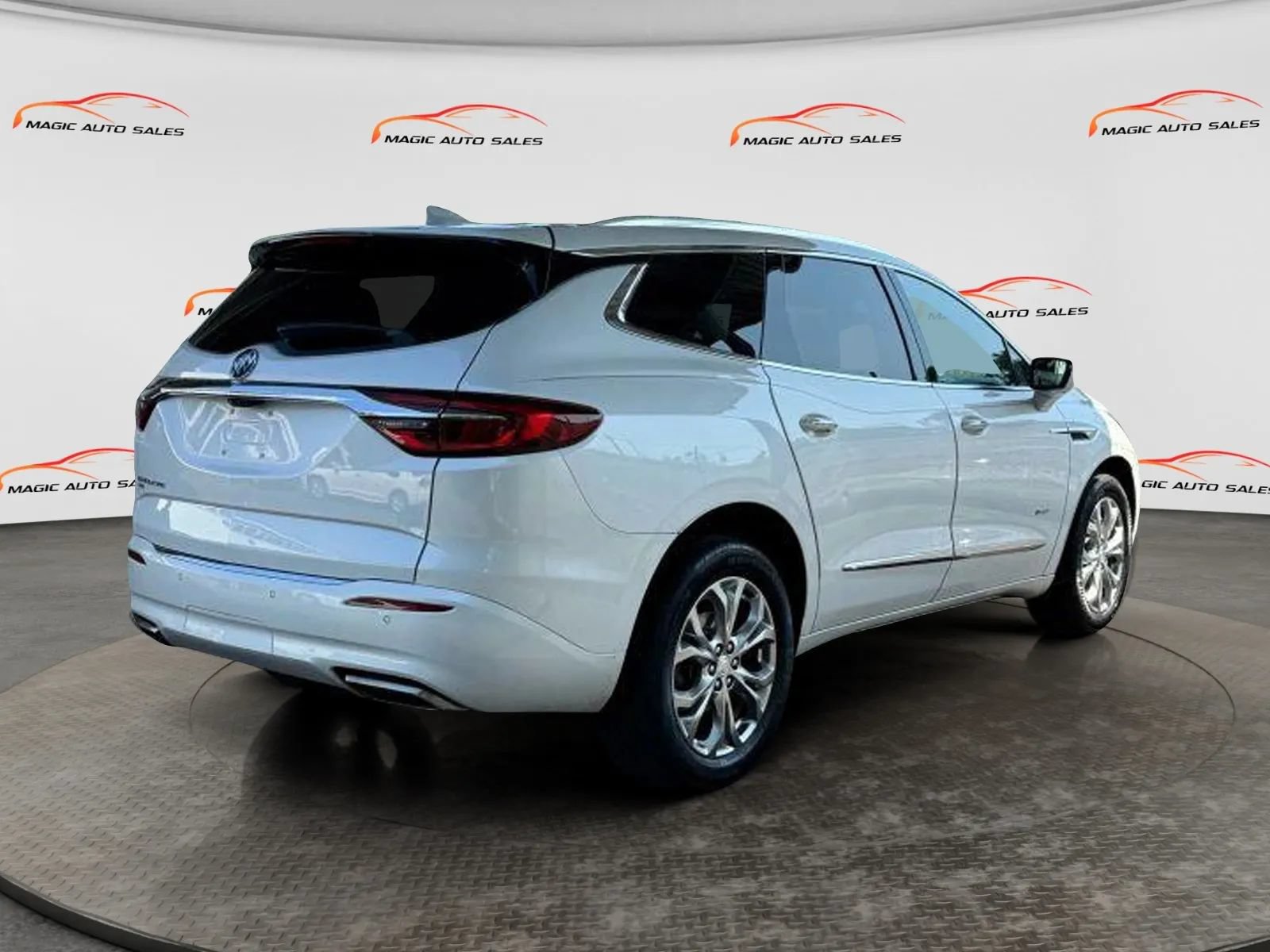 Used 2021 Buick Enclave Avenir w/ Avenir Technology Package AWD/4WD image 9