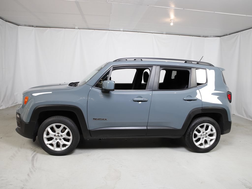 Used 2017 Jeep Renegade Latitude w/ Cold Weather Group AWD/4WD image 21