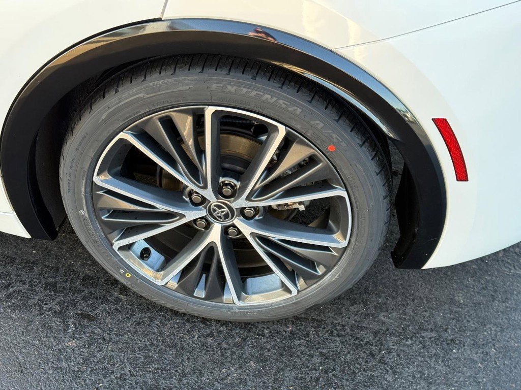 Used 2024 Toyota Prius XLE image 7