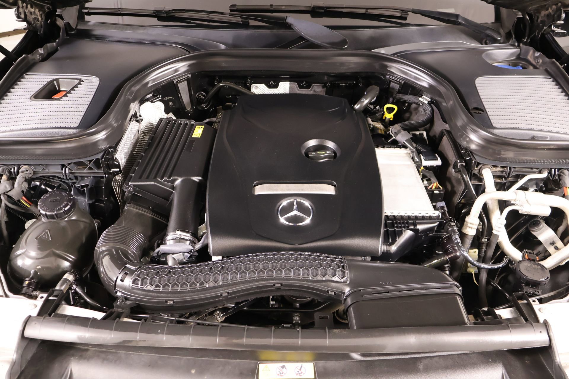 Used 2019 Mercedes-Benz GLC 300 4MATIC Coupe image 20
