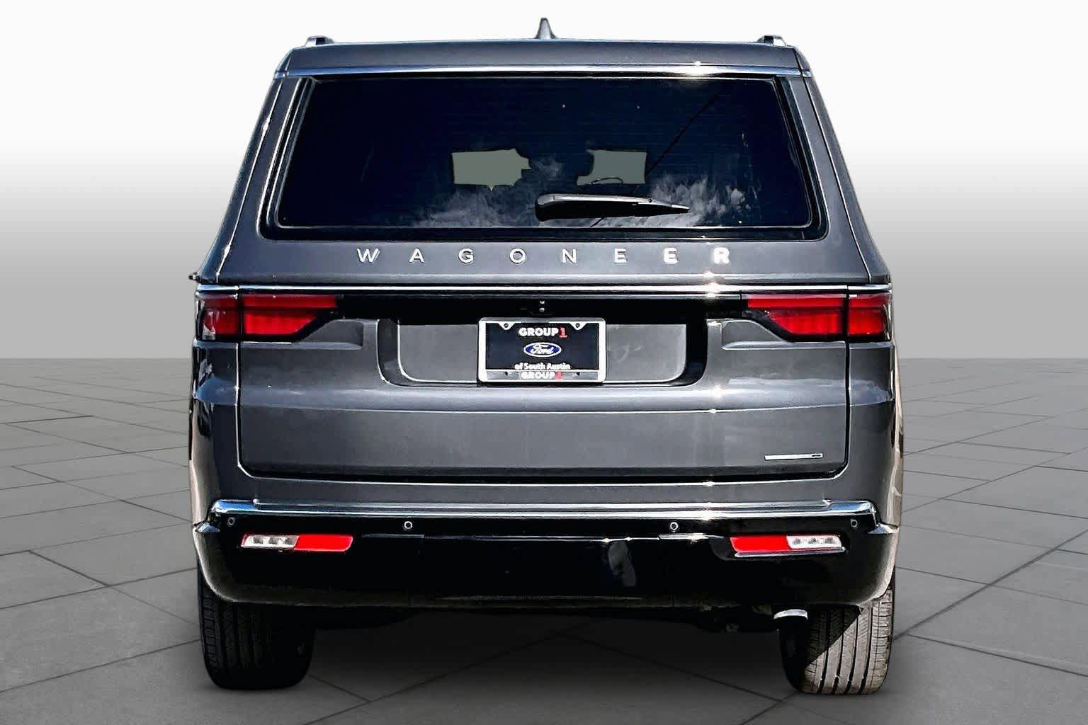 Used 2022 Jeep Wagoneer Series II w/ Premium Group I RWD image 5