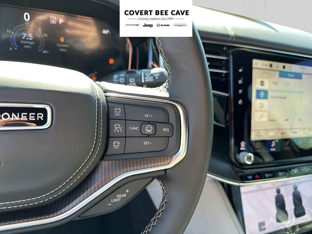 New 2026 Jeep Grand Wagoneer Summit w/ Premium Group III image 37