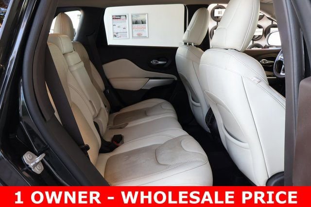 Used 2016 Jeep Cherokee Overland w/ Technology Group image 17