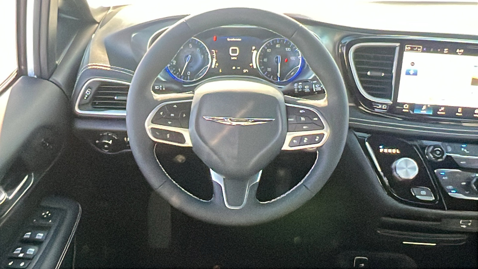 New 2026 Chrysler Pacifica Select image 21