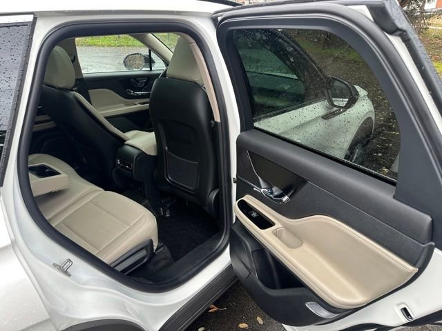 Certified 2025 Lincoln Corsair AWD w/ Equipment Group 101A image 28