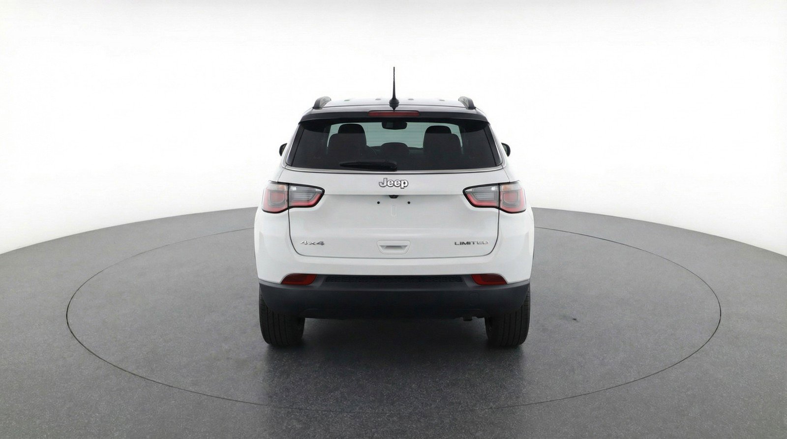 Used 2025 Jeep Compass Trailhawk image 7