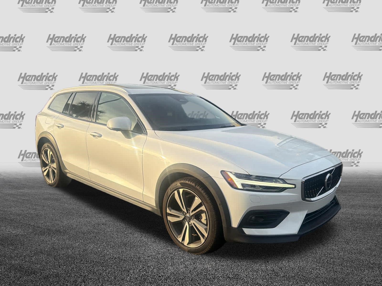 Used 2024 Volvo V60 B5 Cross Country Plus w/ Protection Package Premier AWD/4WD image 3
