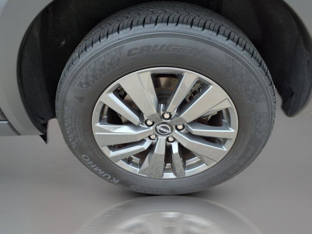 Used 2024 Nissan Pathfinder SV image 6