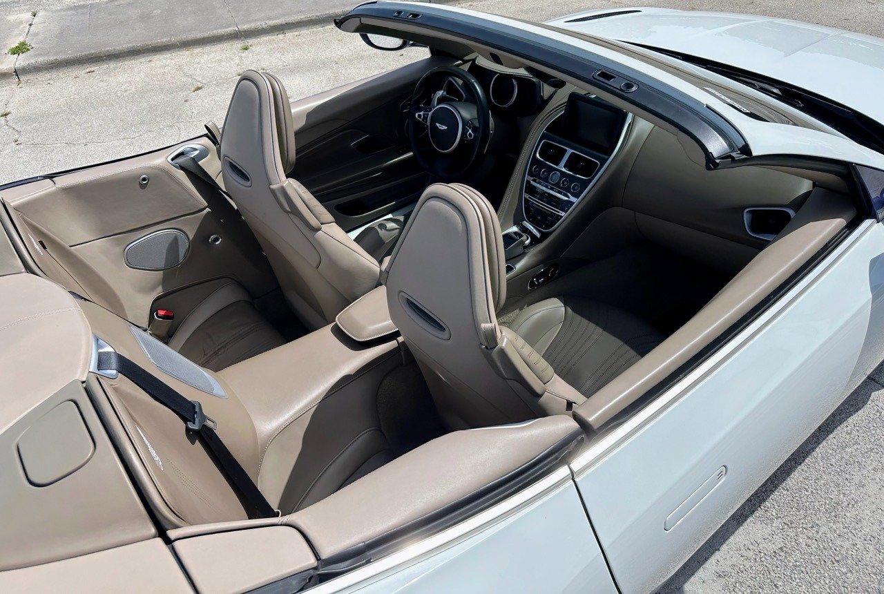 Used 2019 Aston Martin DB11 Volante RWD image 18