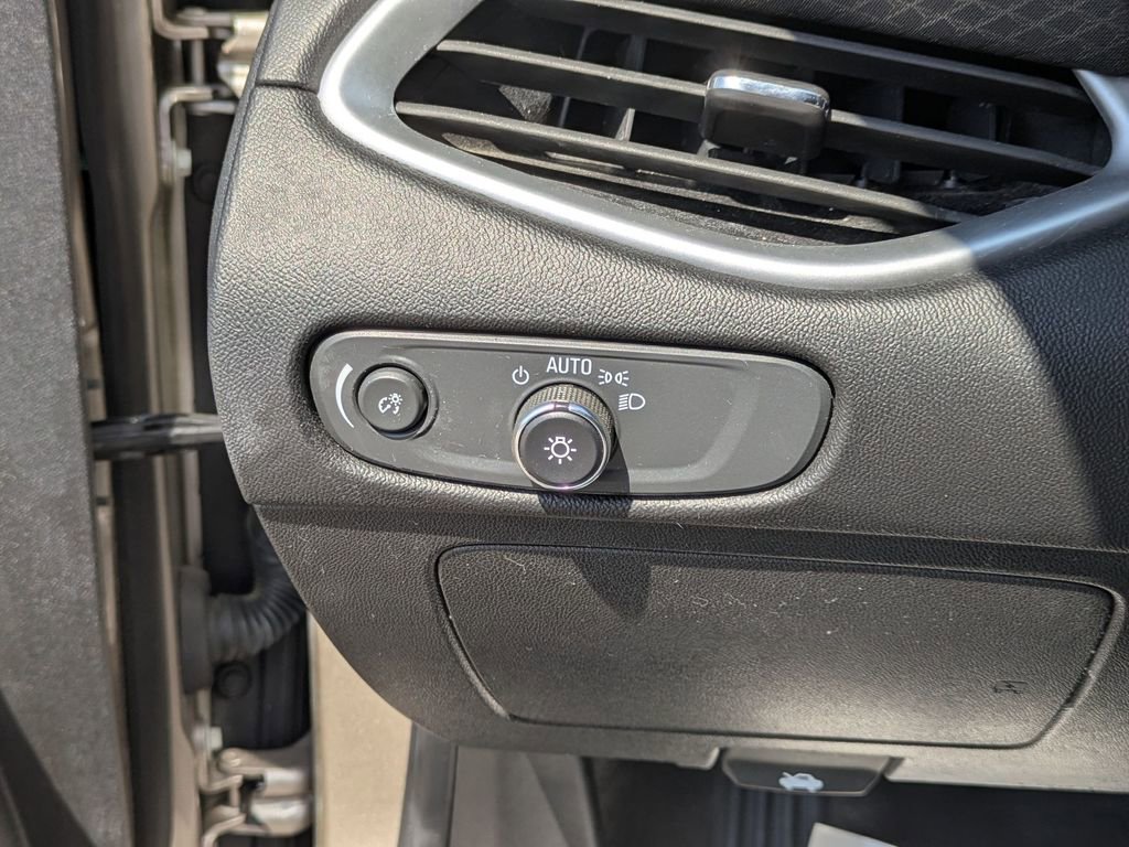 Used 2024 Chevrolet Malibu LT image 22