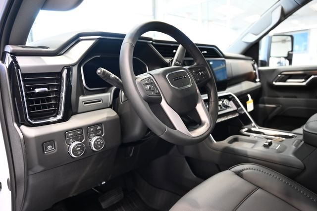 New 2026 GMC Sierra 3500 Denali w/ LPO, Black Badging Package image 24