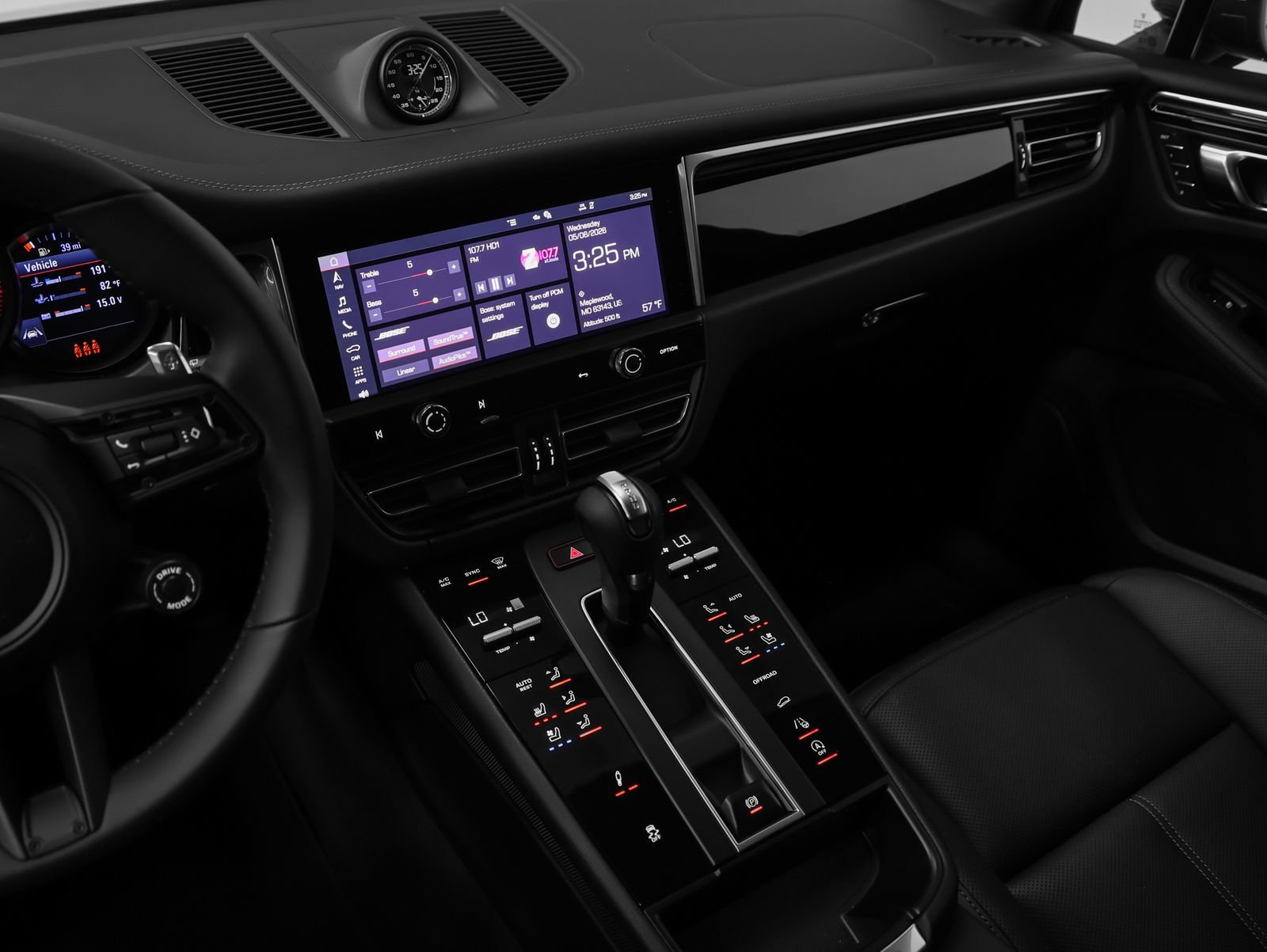 New 2026 Porsche Macan Turbo AWD/4WD image 37