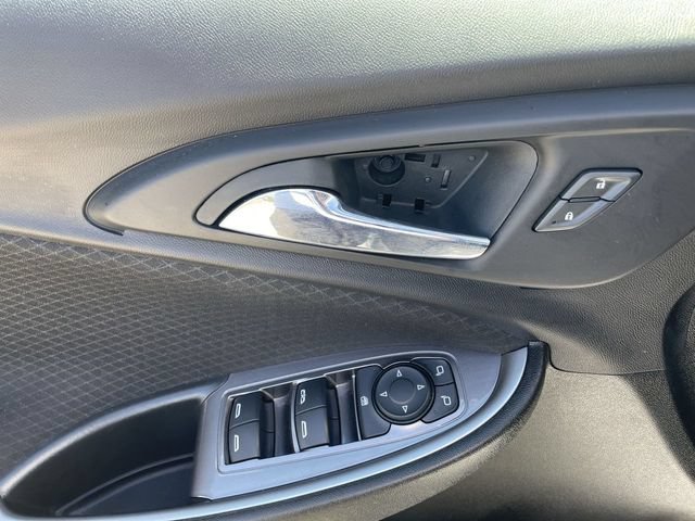 Used 2023 Chevrolet Malibu LT FWD image 22