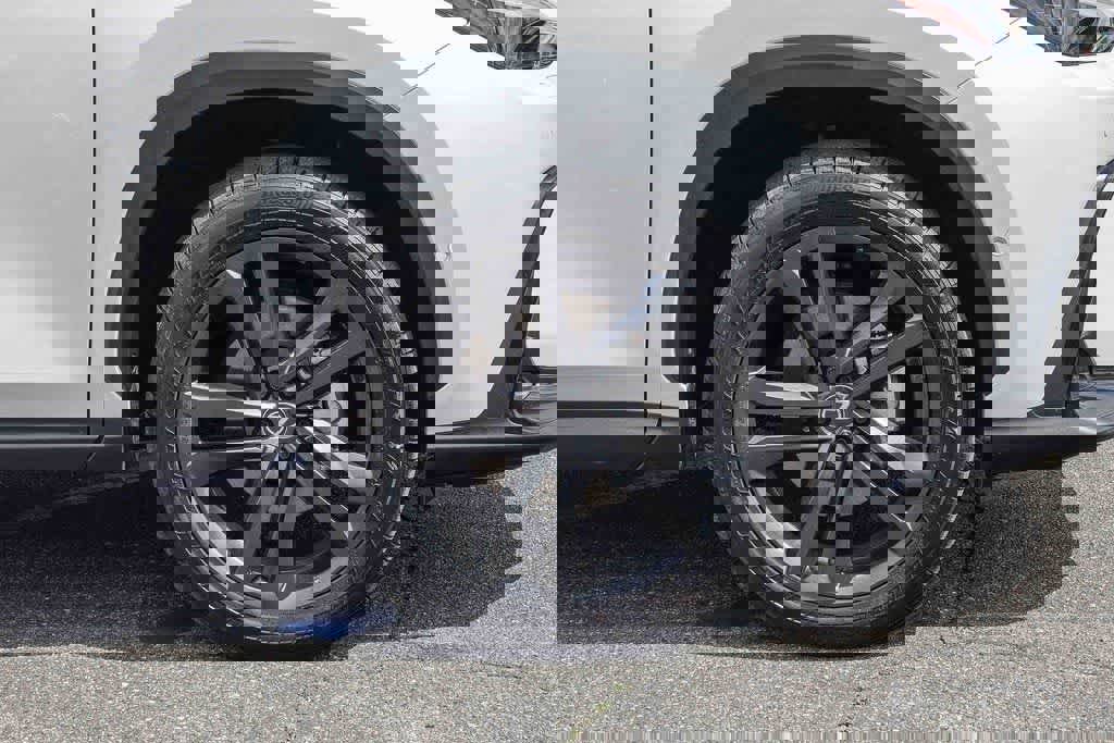 Used 2025 Lexus NX 450h+ AWD w/ Towing Package (2000 Lbs) image 10