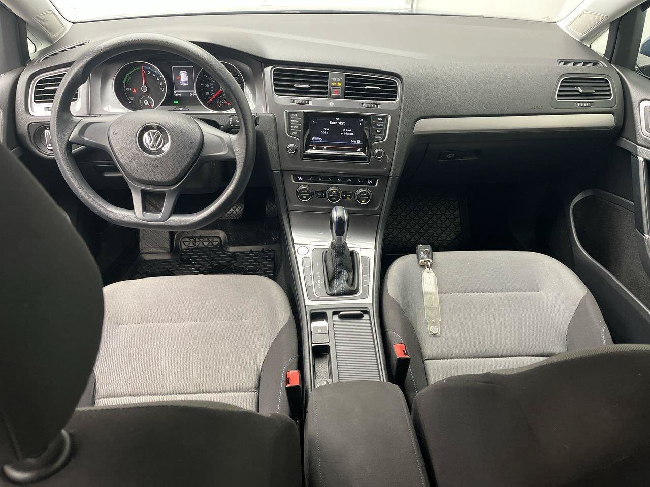 Used 2015 Volkswagen e-Golf Limited Edition FWD image 4