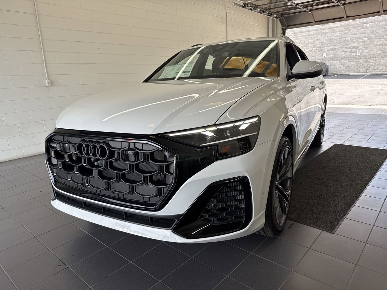 New 2025 Audi Q8 Premium Plus image 3