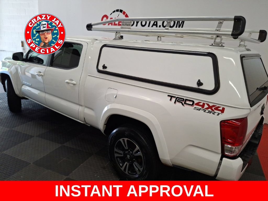 Used 2017 Toyota Tacoma TRD Sport w/ Tow Package AWD/4WD image 10
