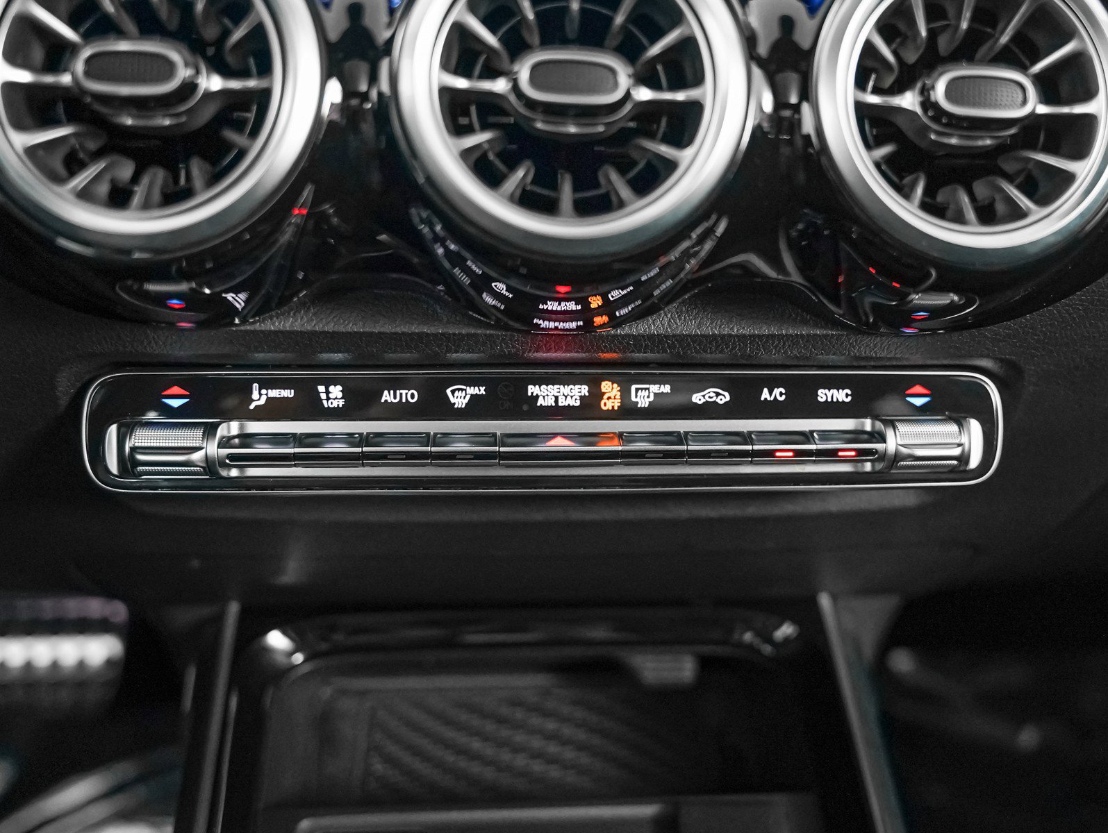 Certified 2024 Mercedes-Benz GLB 250 image 21