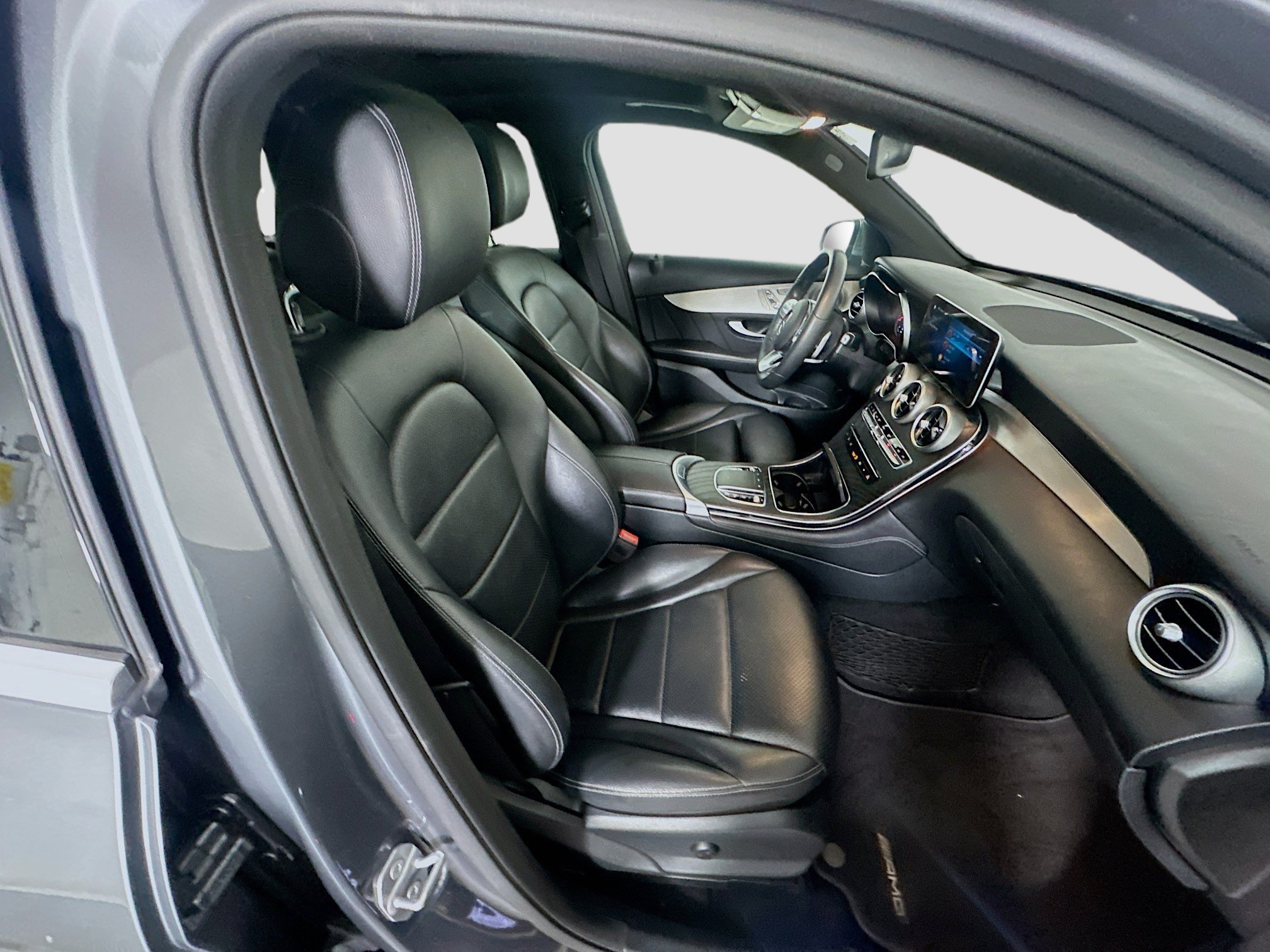 Used 2020 Mercedes-Benz GLC 300 image 31