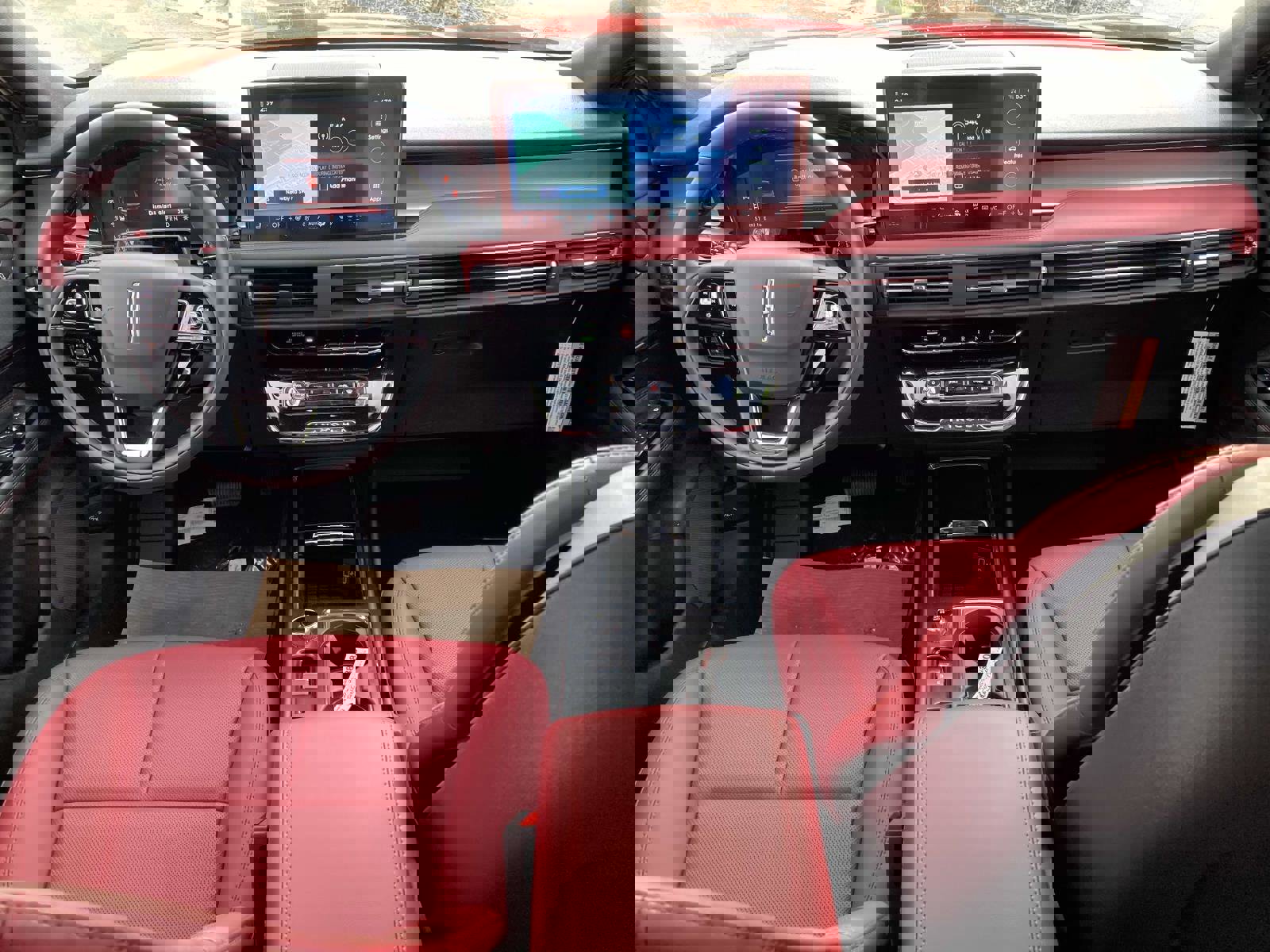 New 2025 Lincoln Corsair Reserve w/ Equipment Group 202A image 18