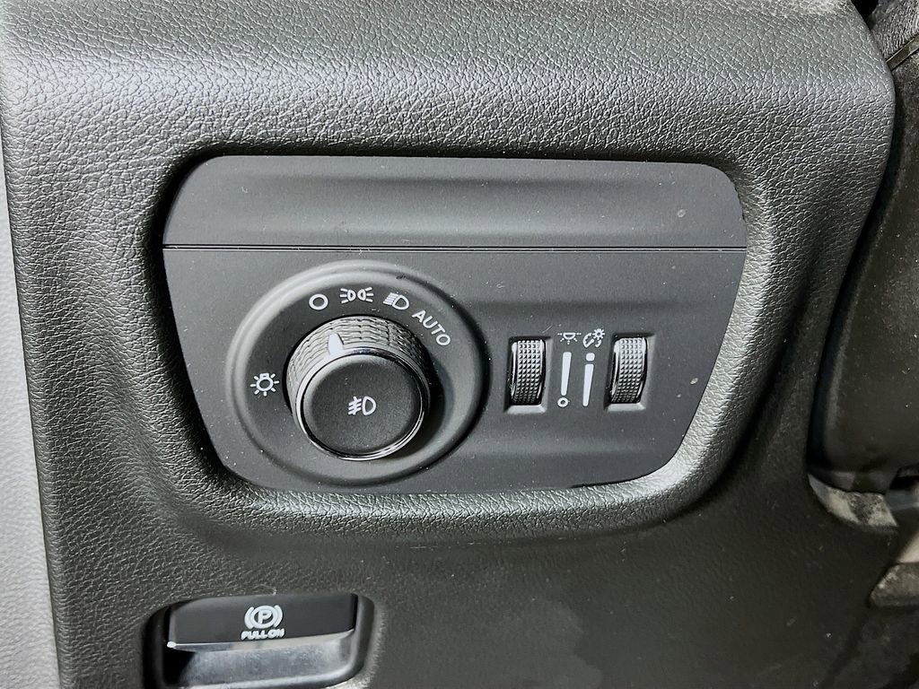 Used 2021 Jeep Grand Cherokee L Limited image 13