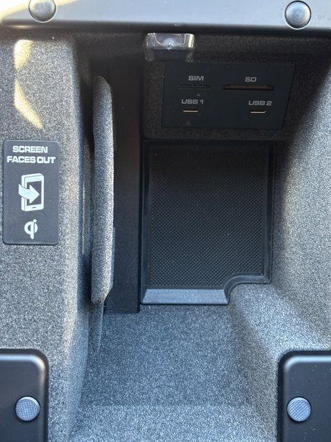 Certified 2025 Porsche Macan image 23