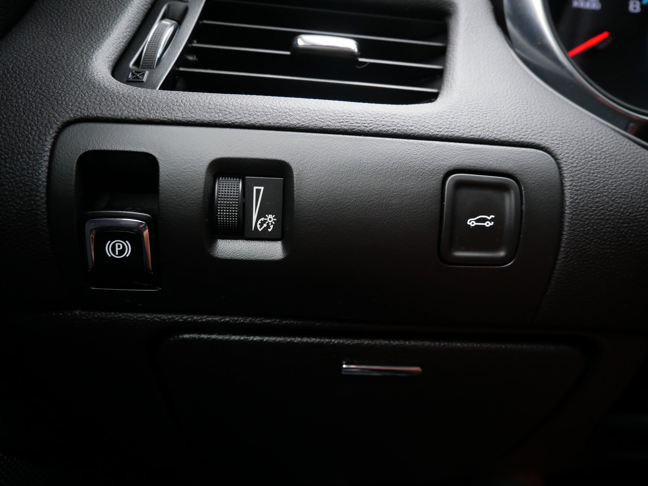 Used 2017 Chevrolet Impala LT FWD image 26