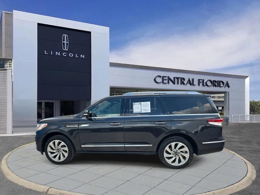 Certified 2024 Lincoln Navigator Reserve AWD/4WD image 7