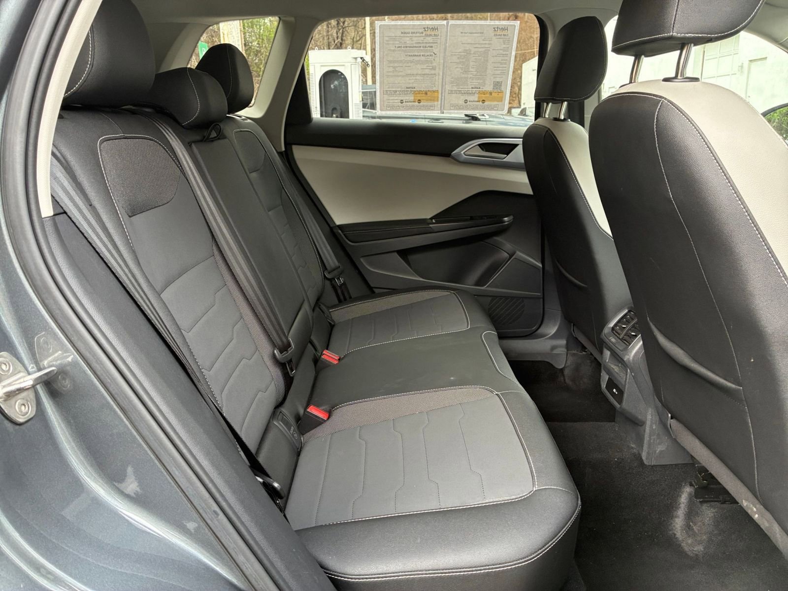Used 2025 Volkswagen Taos SE FWD image 40