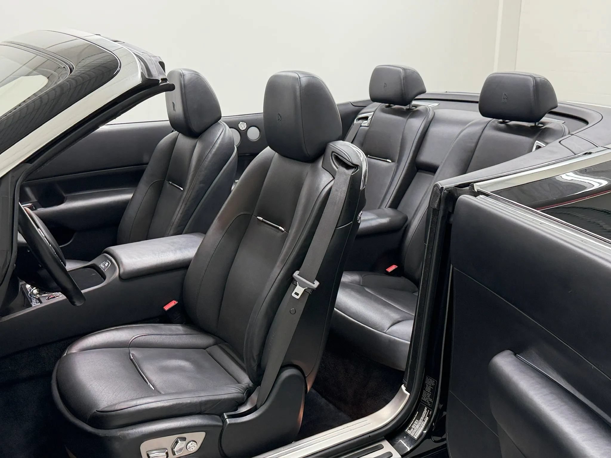 Used 2017 Rolls-Royce Dawn RWD image 63