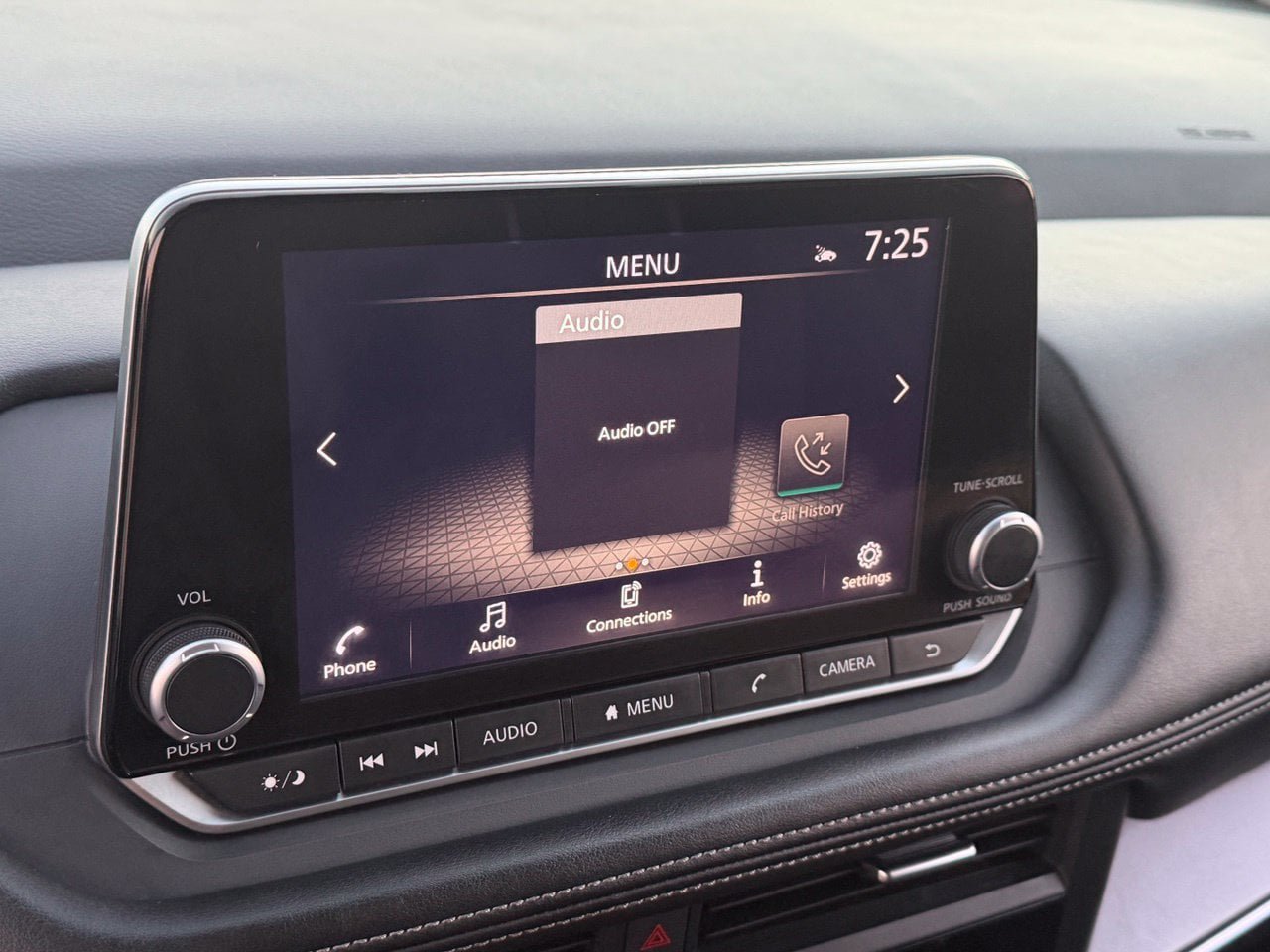 Certified 2025 Nissan Rogue SV FWD image 22