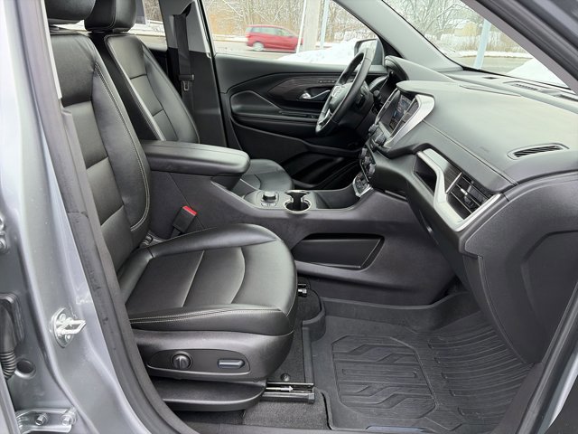 Used 2024 GMC Terrain SLT w/ Infotainment Package II image 14