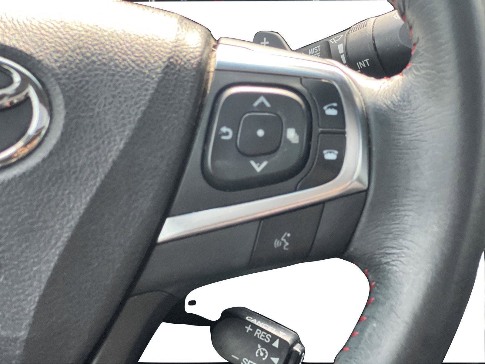 Used 2017 Toyota Camry SE w/ Moonroof Package image 17