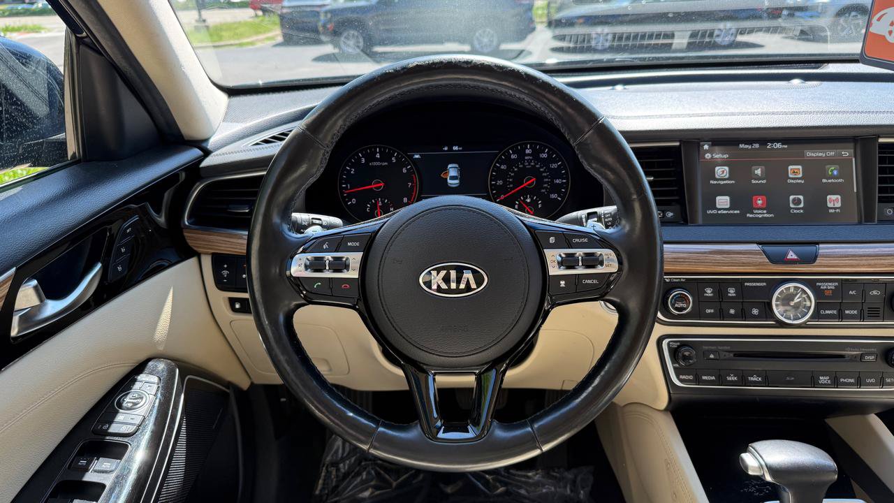 Used 2018 Kia Cadenza Technology FWD image 13