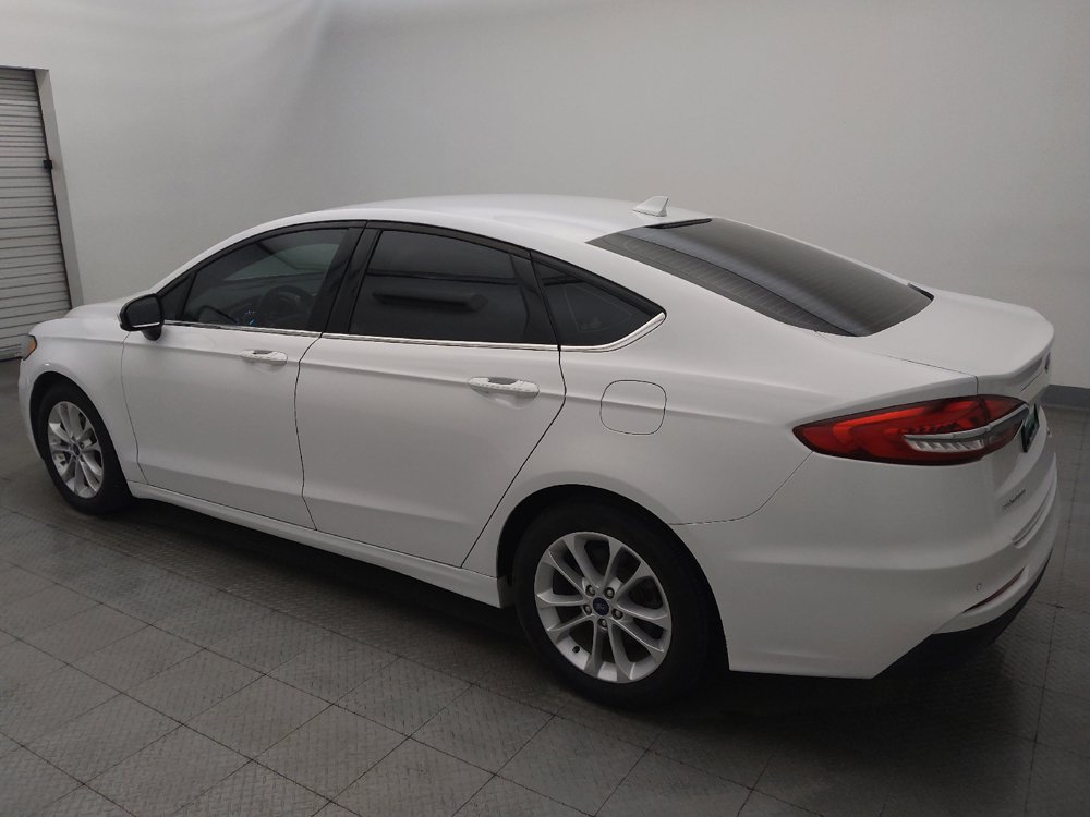 Used 2020 Ford Fusion SE FWD image 3