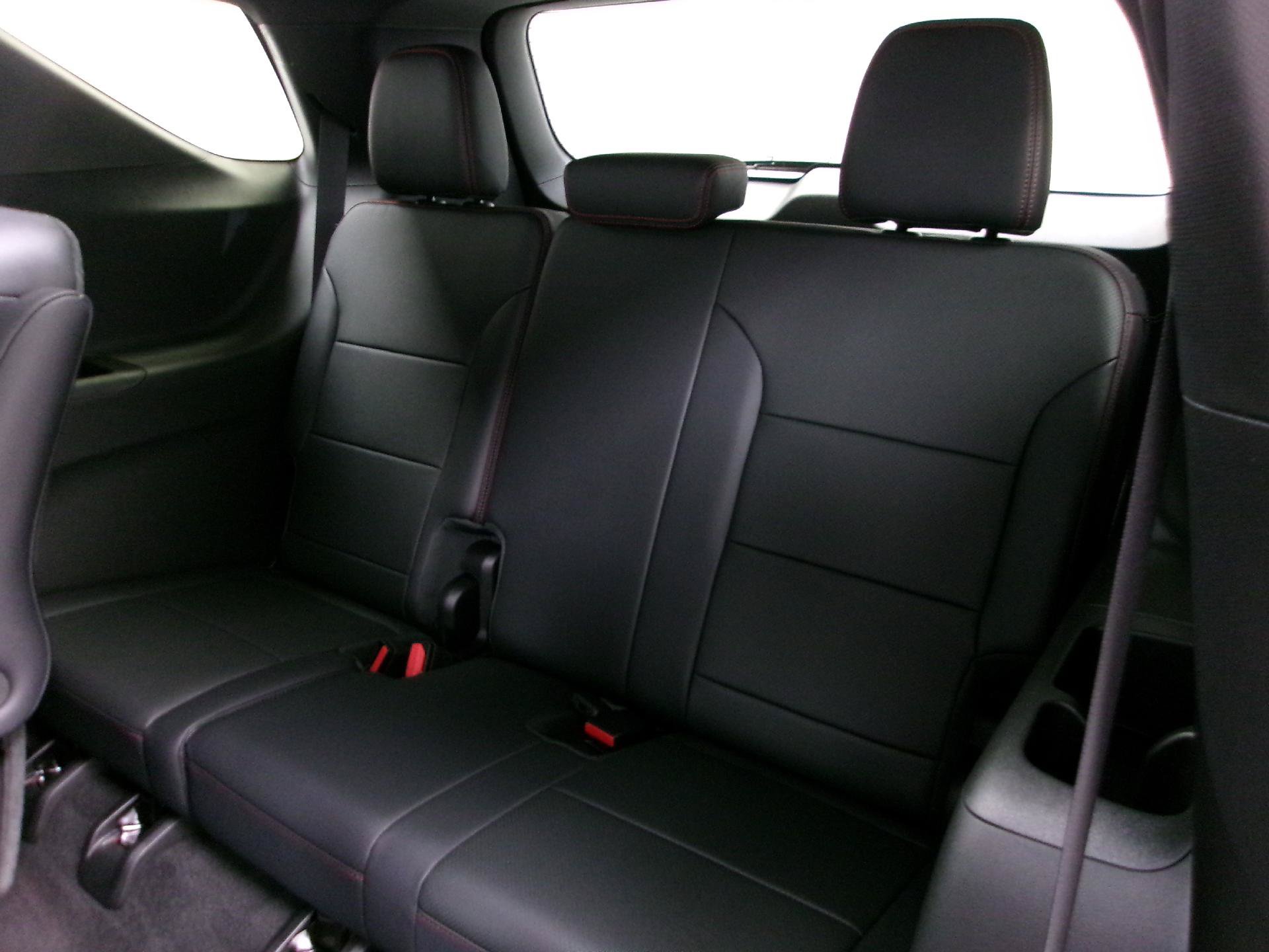 New 2026 Chevrolet Traverse RS w/ LPO, Floor Liner Package FWD image 11