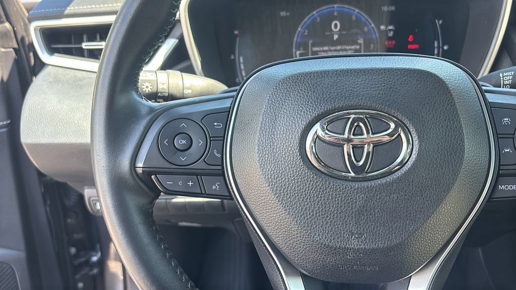 Used 2025 Toyota Corolla XSE FWD image 17