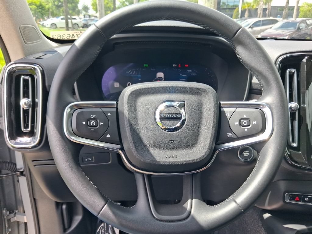 Used 2026 Volvo XC40 B5 Plus AWD/4WD image 16