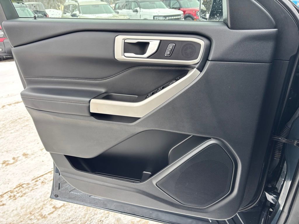 Used 2023 Ford Explorer XLT w/ Equipment Group 202A image 22