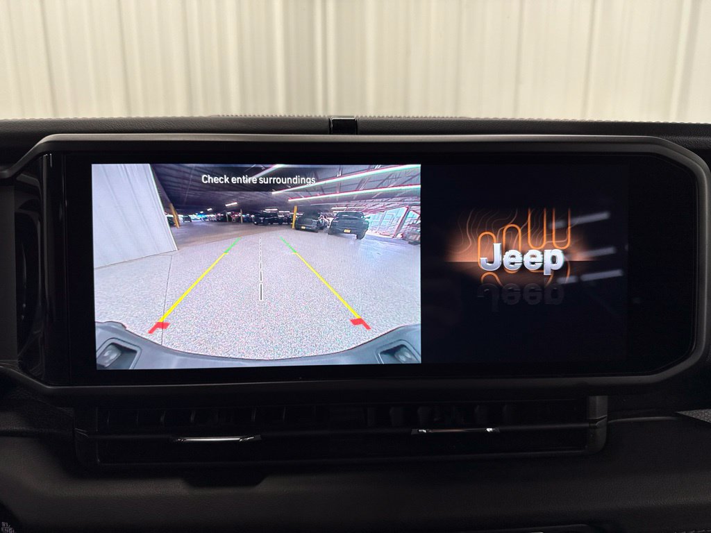 Used 2025 Jeep Gladiator Sport AWD/4WD image 26