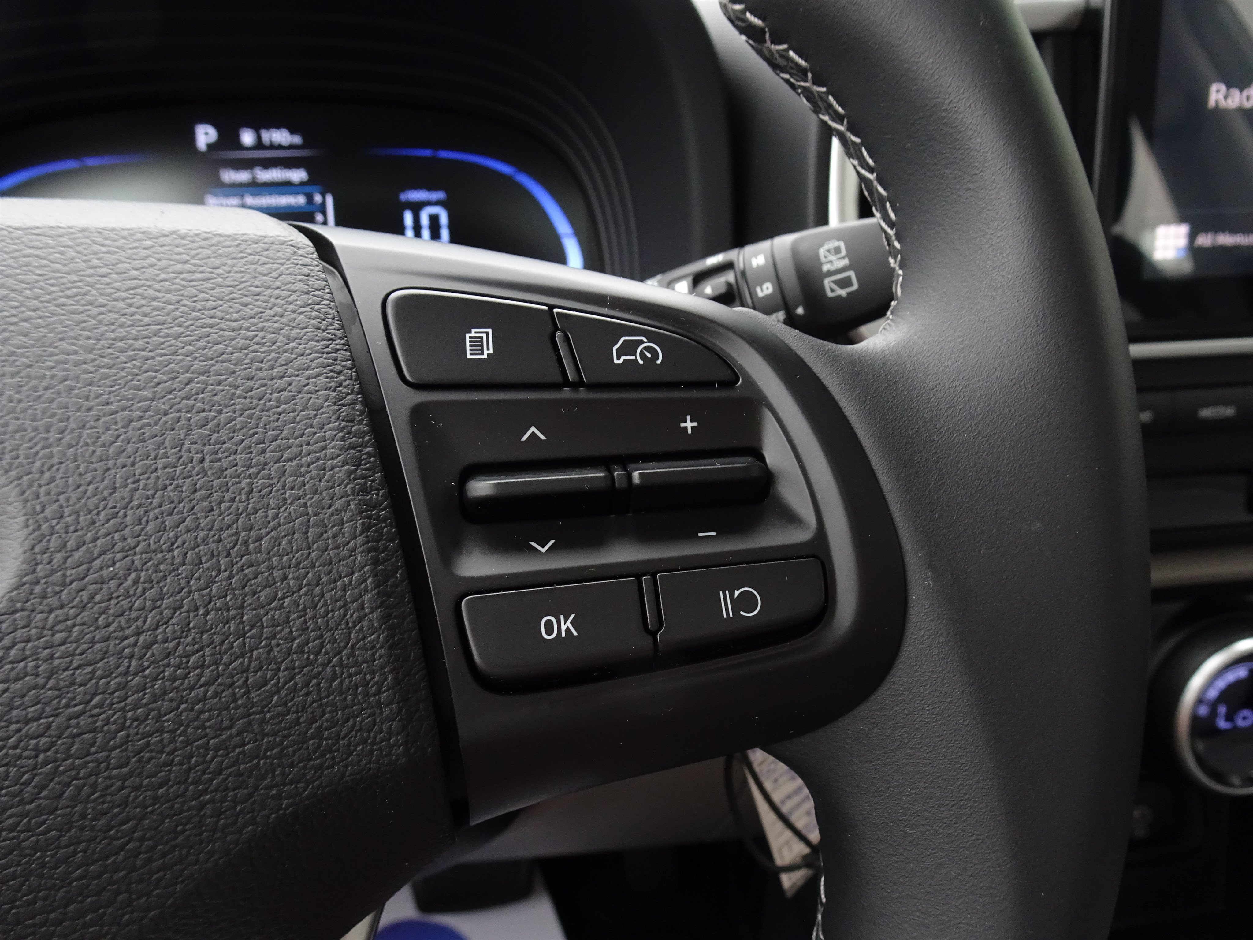 Used 2023 Hyundai Venue SEL FWD image 22
