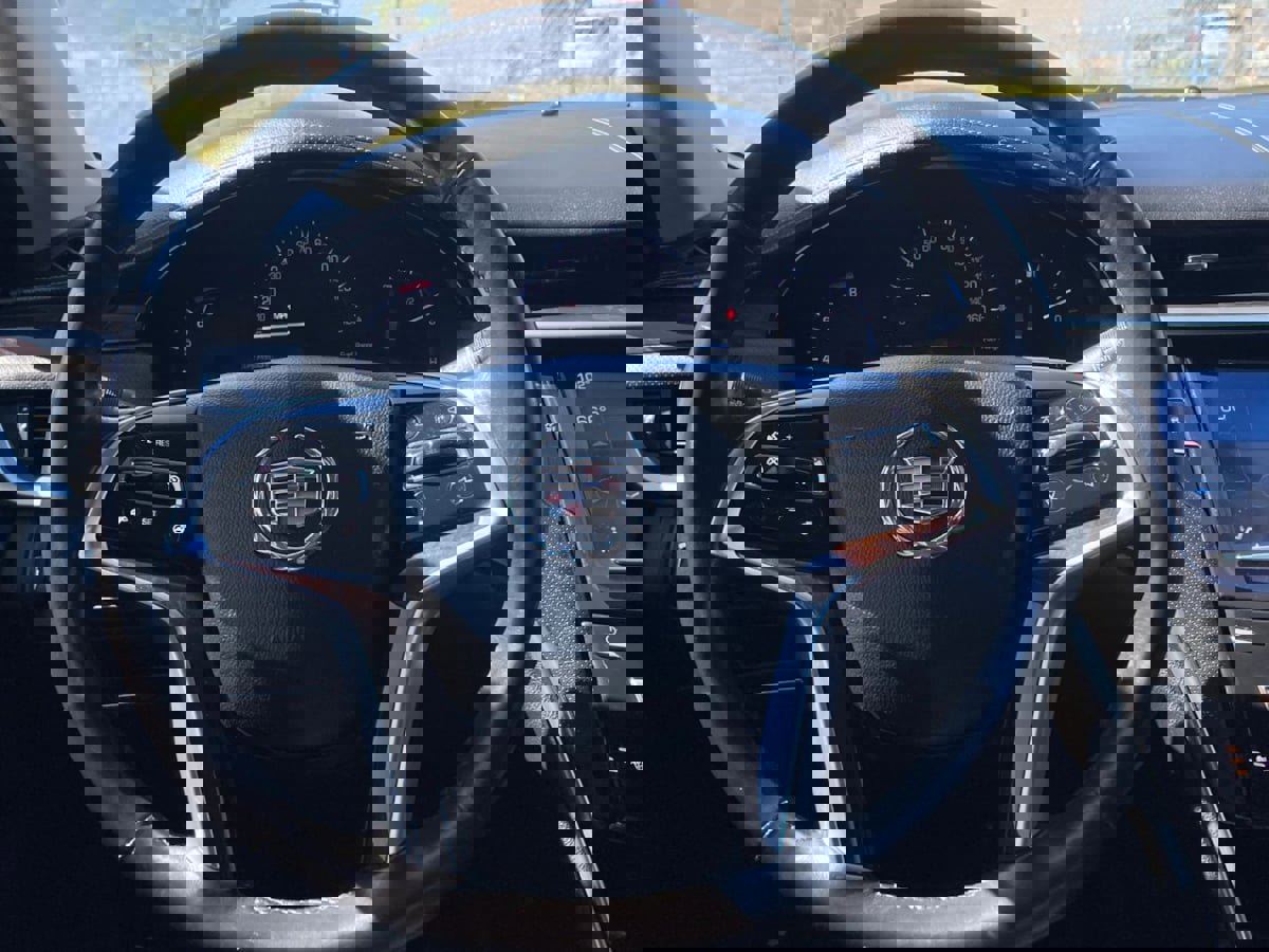 Used 2014 Cadillac XTS Luxury image 26