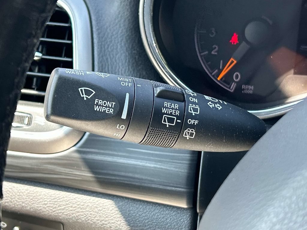 Used 2020 Jeep Grand Cherokee Laredo AWD/4WD image 31