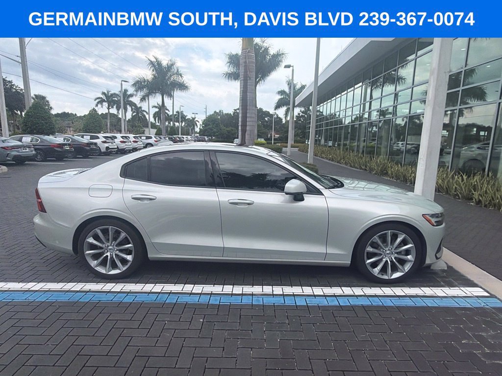 Used 2020 Volvo S60 T5 Momentum FWD image 5