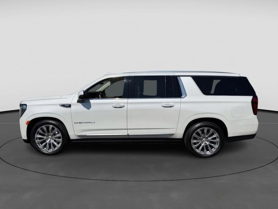 Certified 2024 GMC Yukon XL Denali w/ Denali Reserve Package image 9
